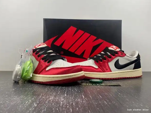 Reps LUCY FN0432-017 Trophy OG Home Air Room Jordan 1 x Low 0418